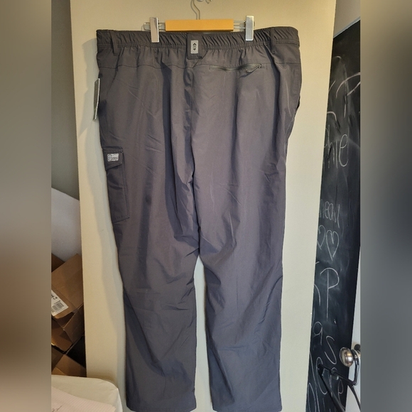 NEW- Free Country Men's Charcoal Cargo Lined Pants, Size 40 X 32 - Picture 2 of 7